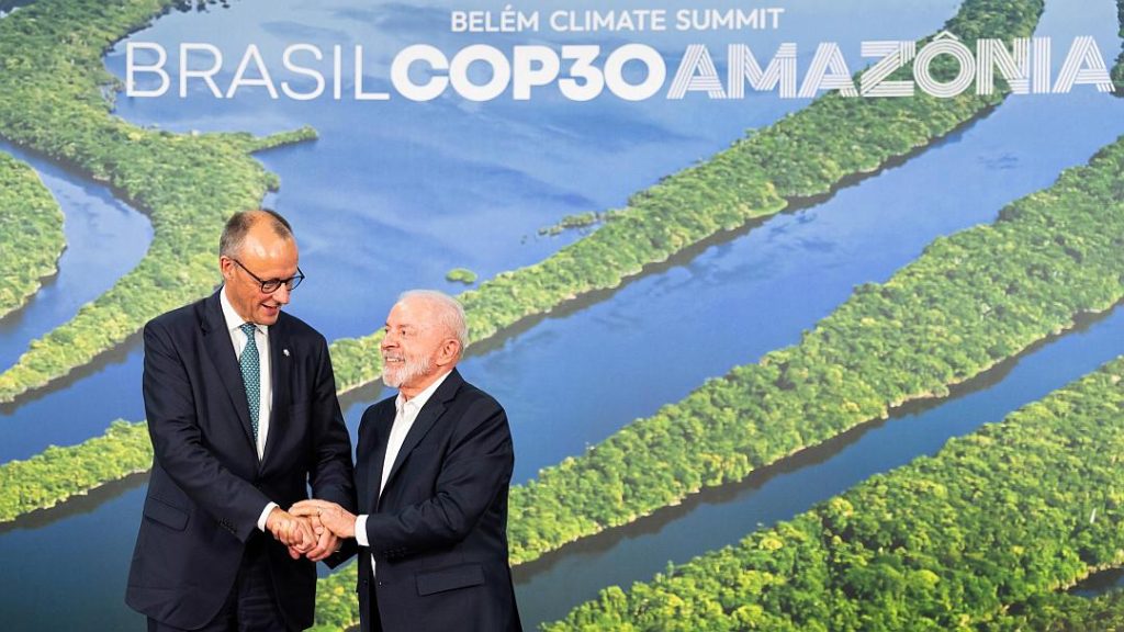 cop30-brasilien-merz-lula-haendchenhalten